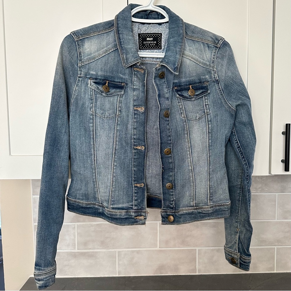 MAX Classic Cropped Faded Denim Jacket 10